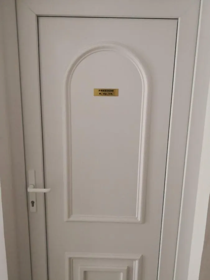 Freedom Apartman Hajduszoboszlo Apartment